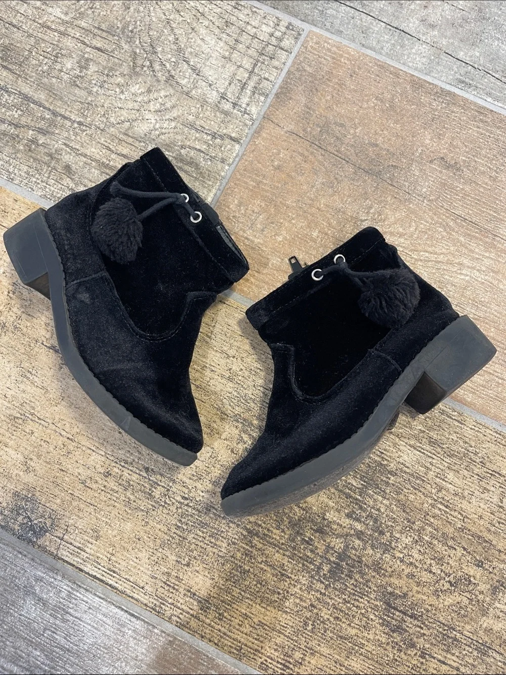 Soda Toddler Girls Black Velvet Ankle Boots Booties Size 10